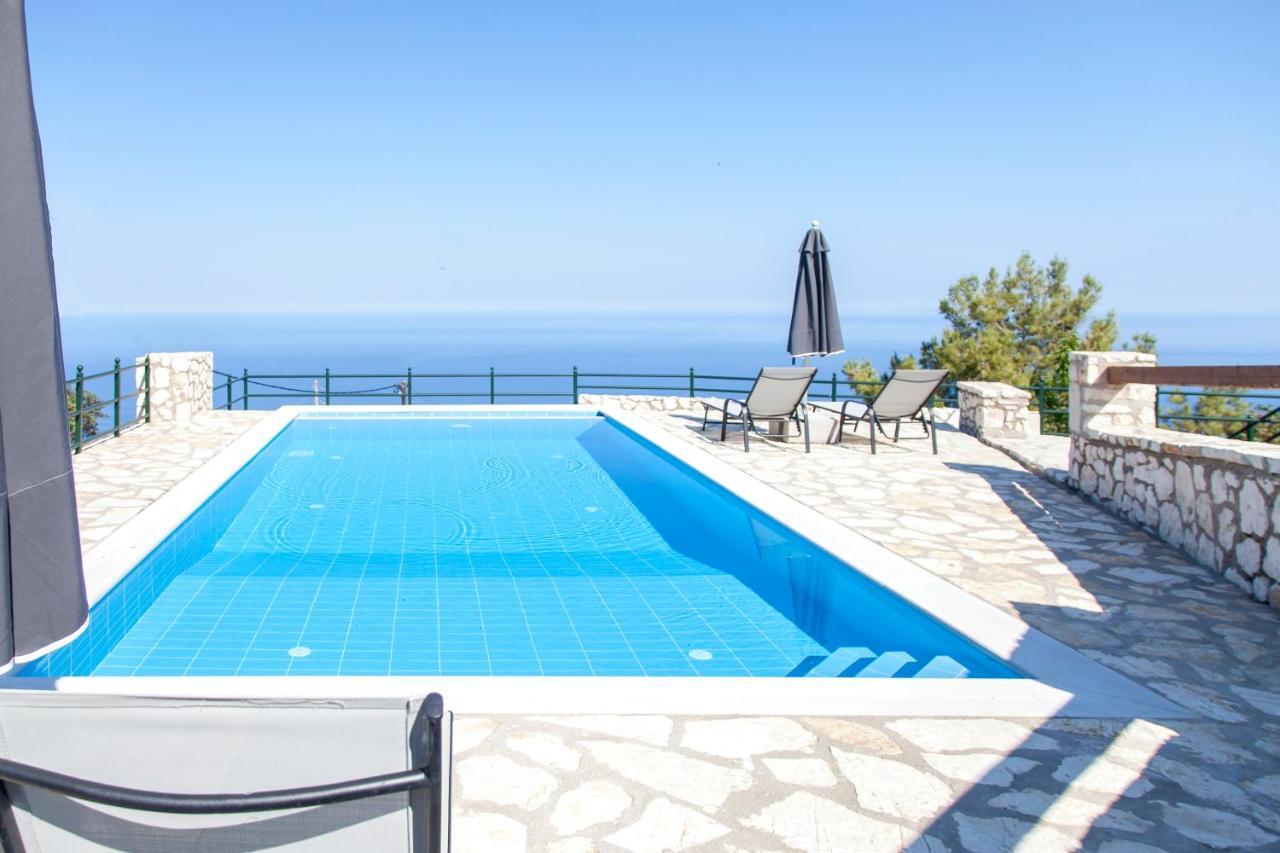 Villa Skyfall Kalamítsi Buitenkant foto