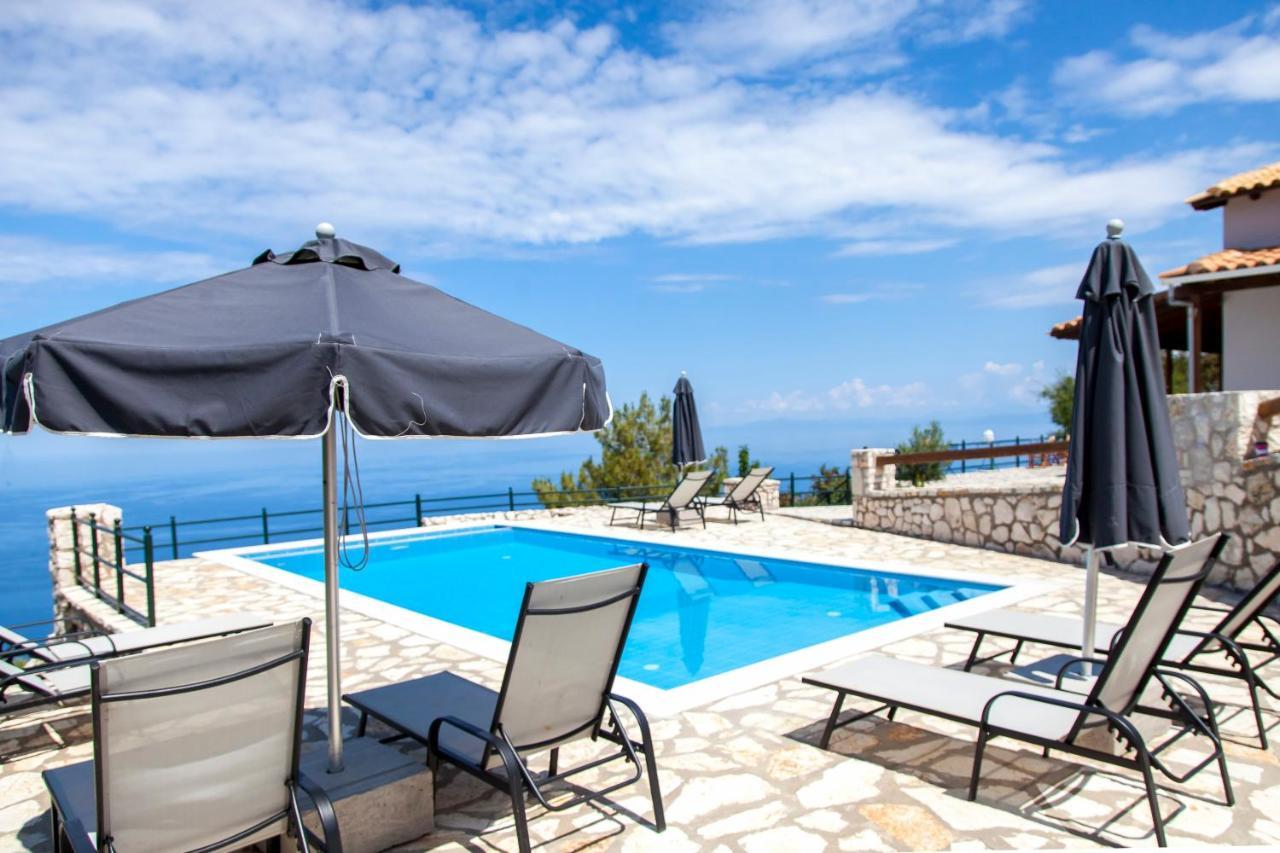 Villa Skyfall Kalamítsi Buitenkant foto