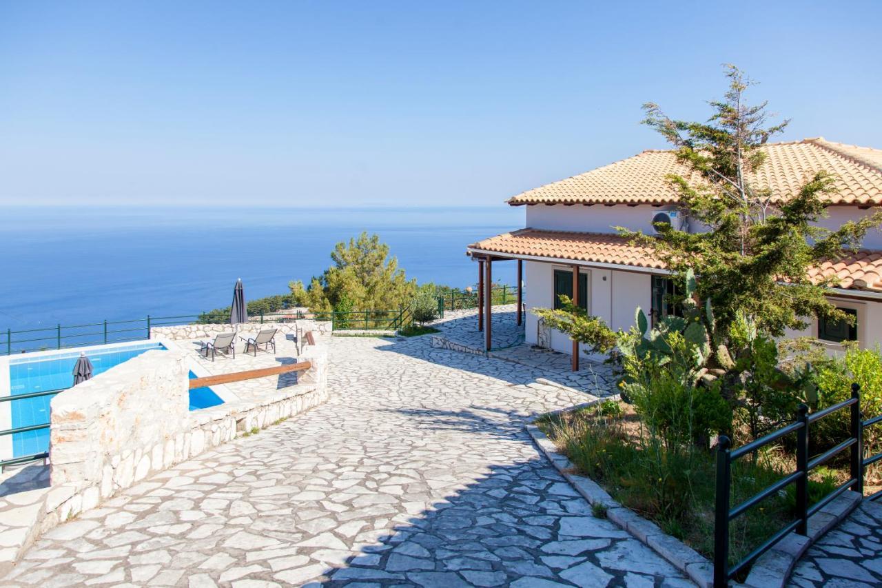 Villa Skyfall Kalamítsi Buitenkant foto