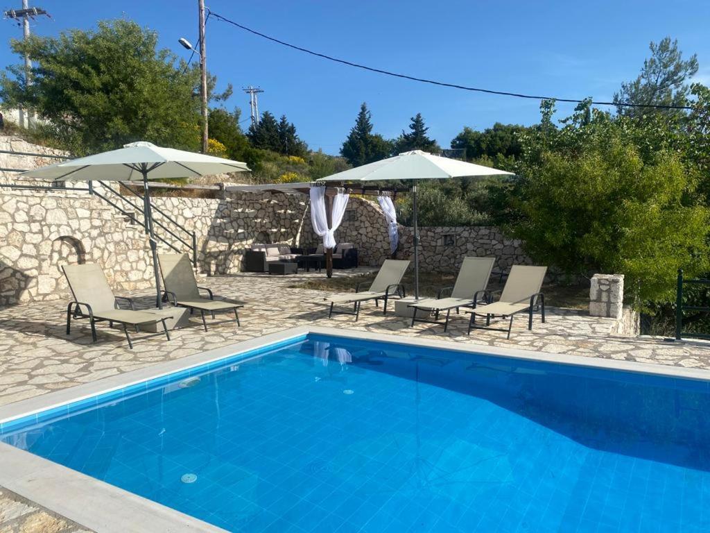 Villa Skyfall Kalamítsi Buitenkant foto